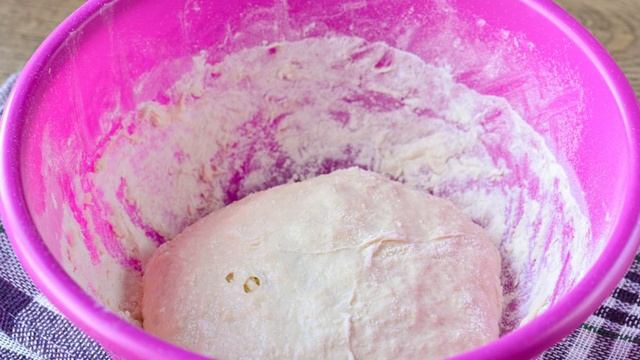 Гавайская пицца с ананасами и курицей