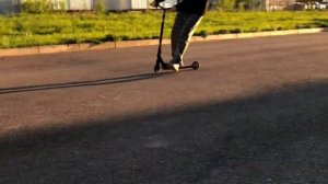 Покатушка на трюковом самокате по городу!