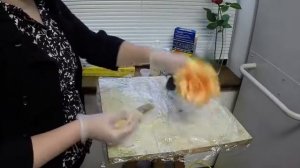 Эпоксидное покрытие сохранит сочные краски и форму цветку из шелка