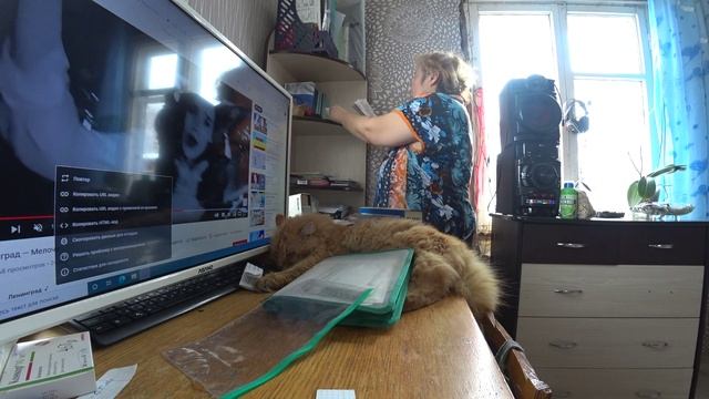 Жизнь в сельской глубинке. Бардак в комнате. Затеяла уборка в комнате. Влог