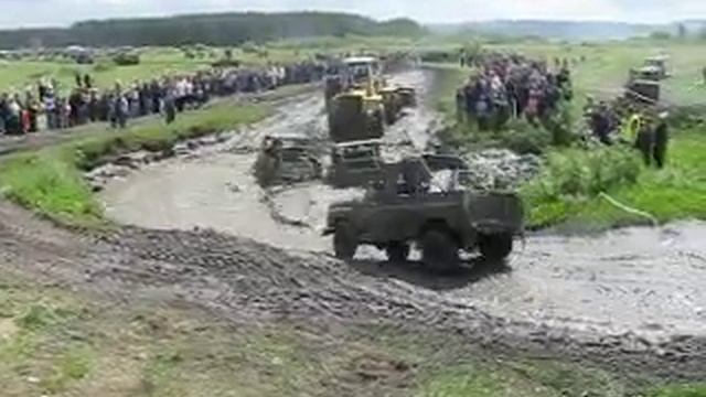 Гонки уазы Сухой Лог.avi смотреть онлайн