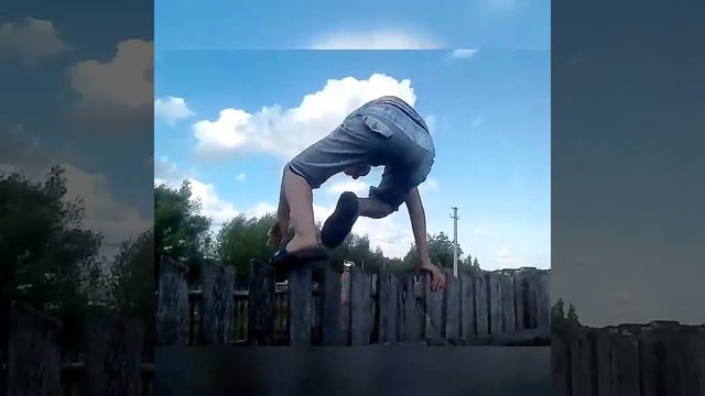 Воруем черёмуху и клубнику у соседей. смотреть онлайн