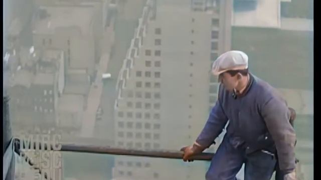 Construction workers at the Chrysler Building in NYC, 1929 смотреть онлайн