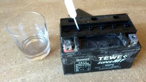 СОЛЬ в АККУМУЛЯТОР! Восстановление старого аккумулятора