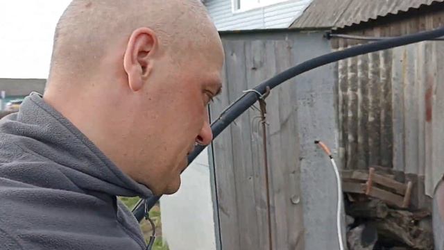 Посадка гортензий. Сделали ленивую клумбу возле дома и замульчировали корой. Жизнь в деревне весной