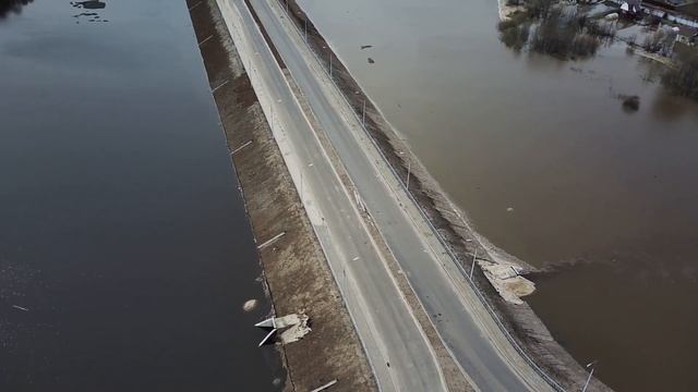 Паводок в Брянске. Мост через р. Десну и ул. Калинина-состояние строительства. смотреть онлайн