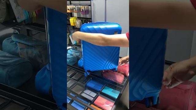 Чемодан пластиковый Rainbow S Rainbow Blue Modo By Roncato смотреть онлайн