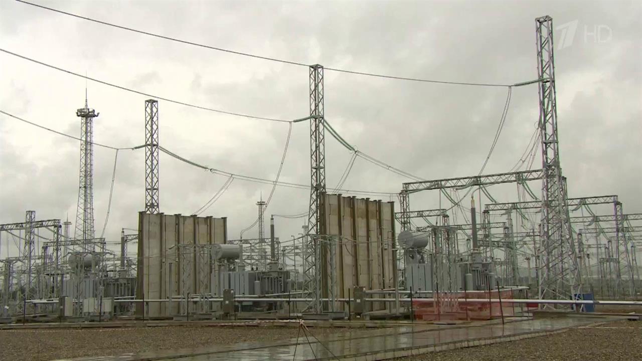 Энергомост из Краснодарского края в Крым практически полностью обеспечил полуостров электроэнергией
