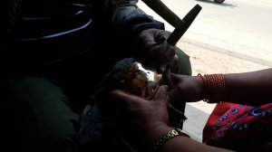 Поющие чаши: Самоучитель  Виктор Огуй  Часть 35 Нанесение гравировки на поющие чаши 01.05.18 Непал