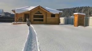 Снегоуборщик Daewoo DAST 6060 в работе.