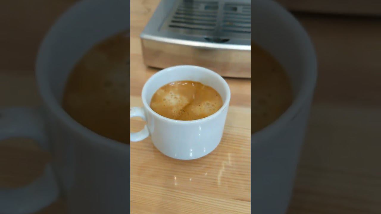 SAECO POEMIA классическая рожковая кофеварка. Демонстрация работоспособности. смотреть онлайн