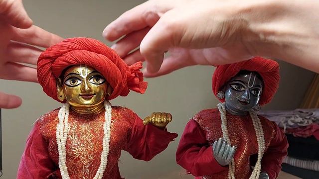 Быстро и без иголок тюрбан для Кришны и Баларамы. смотреть онлайн