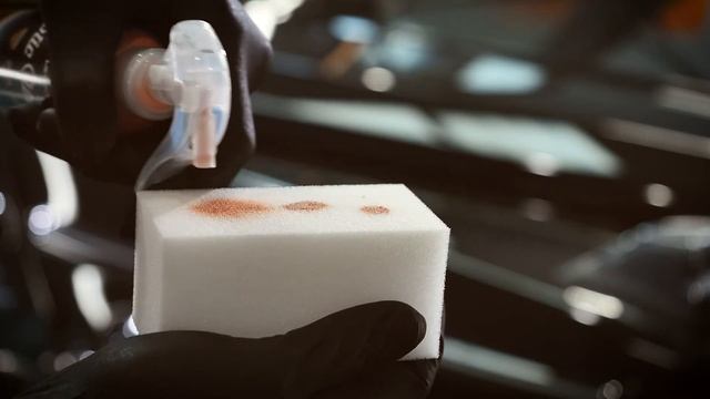 Megvit Optic Cleaner — абразивный очиститель-полироль для стеклянных поверхностей.