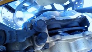 Yamaha XJR400 Замена тормозных колодок