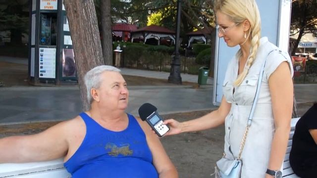 Мнения жителей и гостей Ялты на тему роли интеллекта и альтруизма в нашем обществе смотреть онлайн