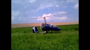 Трехместный автожир летает