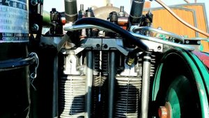 ВИМІРЮЄМ КОМПРЕСІЮ?В  ТРАКТОРІ Т-25 двигун д-21                 YATO YT-73050- не компресометр??