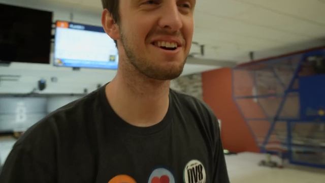 PBA Pros Vs MYSTERY Bowling Balls!! смотреть онлайн