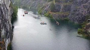 Прыгаю с тарзанки в каньоне