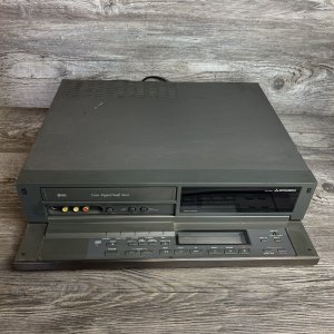 Кассетный видеомагнитофон Mitsubishi HS-U65 SVHS VHS VCR-Япония-1992-год