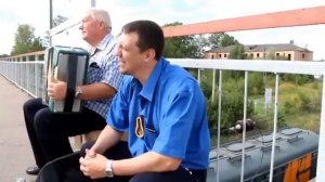 Я детей будить не стану обниму жену!