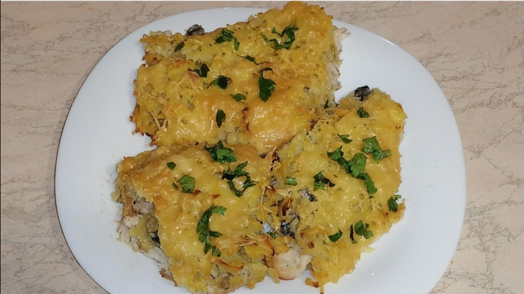 Куриные отбивные запечённые с грибами, картофелем и сыром