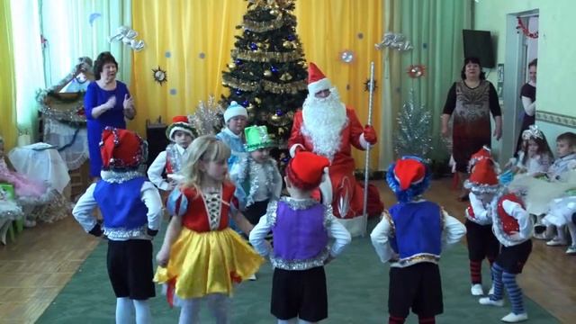 Танец гномиков 27 12 2016
