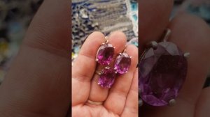 Изделия из натуральных и выращенных самоцветов серебра и посеребрения.