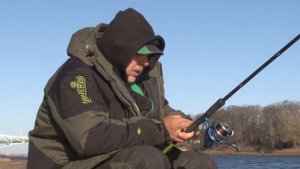 Дорогой фидер и дешевый. В чем разница? На рыбалку с Нормундом #64