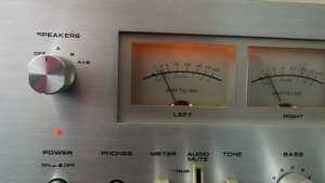 Akai AM-2800 review on Heco the statement