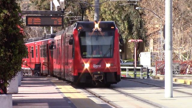 MTS Trolley - Siemens S70 Sycuan Green Line #4018 Arriving into Mission San Diego смотреть онлайн