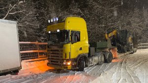 СИЛЬНЫЙ СНЕГОПАД | Много аварий | Перекрыл движение в городе | Sany SY155 W