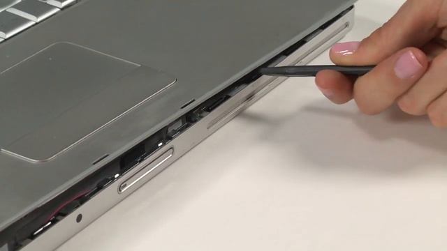 How To: MacBook Pro Hard Drive Replacement смотреть онлайн