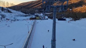 Спуск по канатной дороге с Лесной Сказки 18 декабря 2021 года.