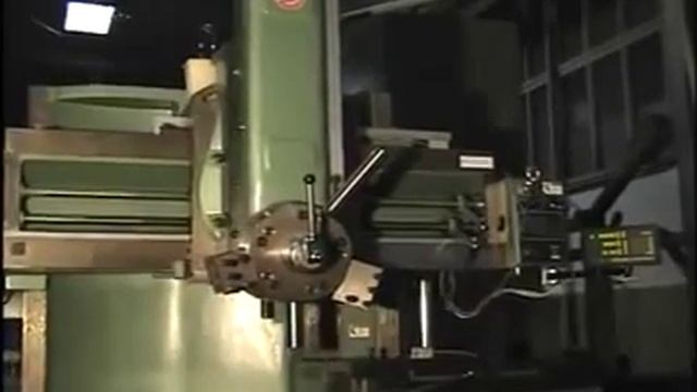 Двухстоечный токарный револьверный станок GMW модели SVTM1600 смотреть онлайн