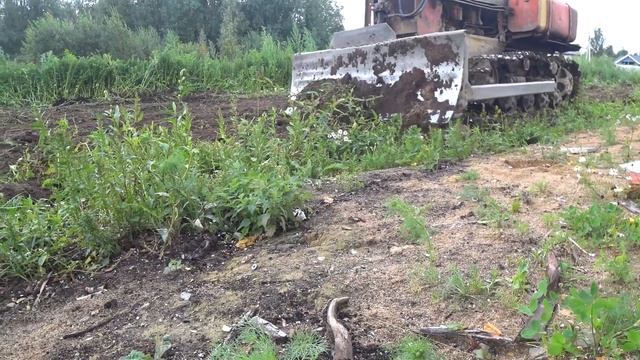 Планировка земельного участка. Подготовка участка под газон. Планирование трактором и бульдозером