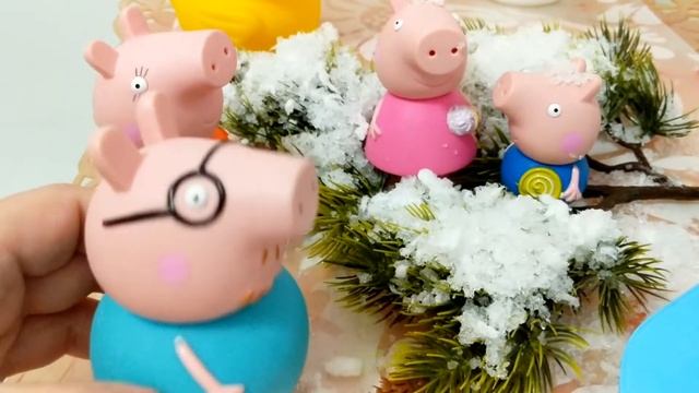 Мультик с игрушками: свинка Пеппа и новый год! Как сделать снег из подгузника? смотреть онлайн
