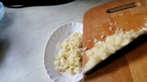 Соус универсальный из томатов, яблок и слив. Очень вкусный!