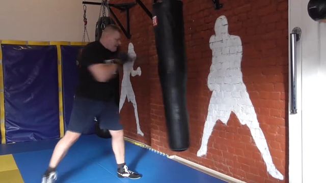 Кикбоксинг Бокс Работа на мешке. смотреть онлайн