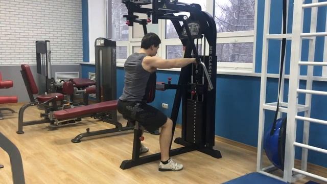 Горизонтальное отведение плеча в тренажере / Horizontal Shoulder Abduction Machine