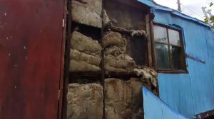 Будем делать из бытовки баню/начало положено.