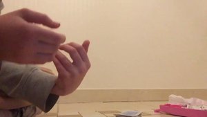 Как достать монетку из-за уха