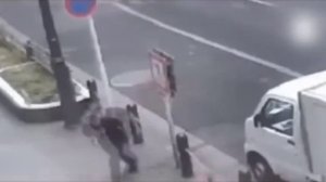 Уличная камера в Японии сняла странное явление.