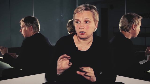 Почему в спектакле один актёр может быть и священником, и демоном