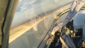 русские летчики жгут. Полет на малой высоте Вид из кабины пилота Морская Авиация России Л 39 пилота