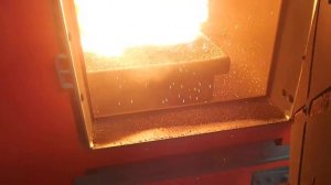 Твердотопливный котел Q Max Eko 500 кВт. Работа горелки под крупный уголь фракции "Орех".