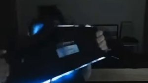 клоун ломает клавиатуру