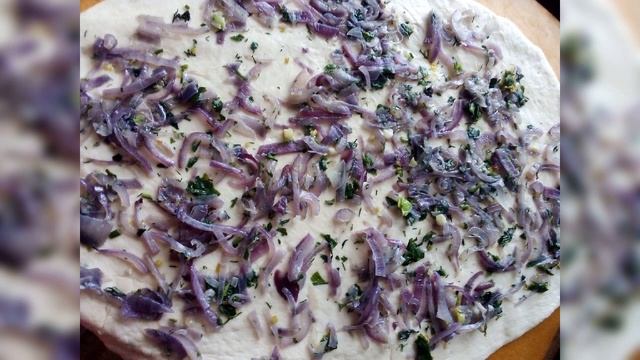 Хліб із цибулею та зеленню смотреть онлайн