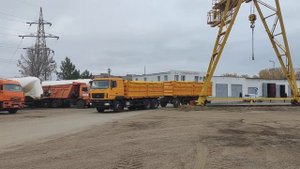 Автомобили МАЗ-65012j с прицепом МАЗ-856103-022