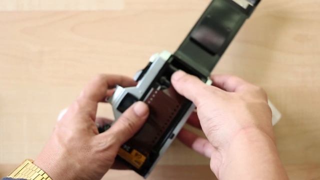 Loading 35mm Film | Pentax ME смотреть онлайн